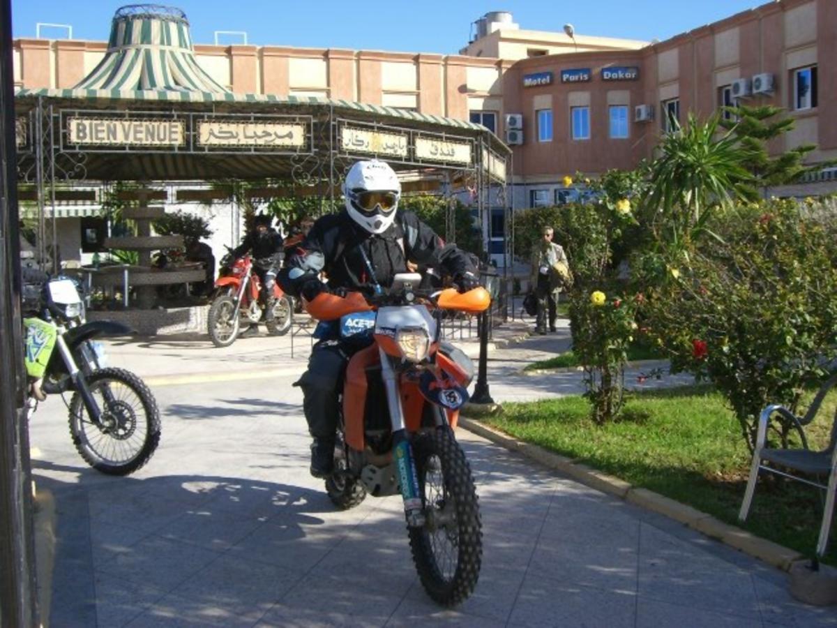 Motel Paris Dakar Selouane Экстерьер фото
