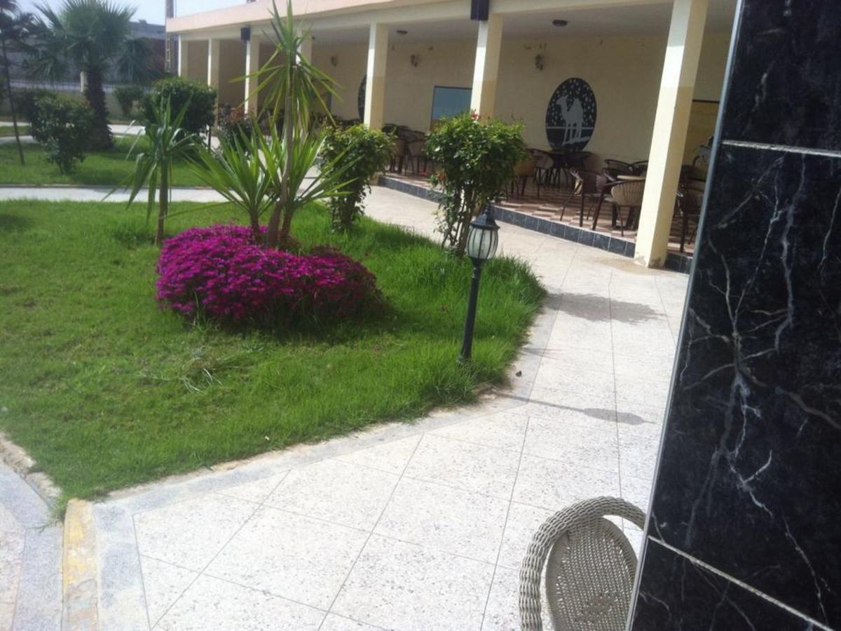 Motel Paris Dakar Selouane Экстерьер фото
