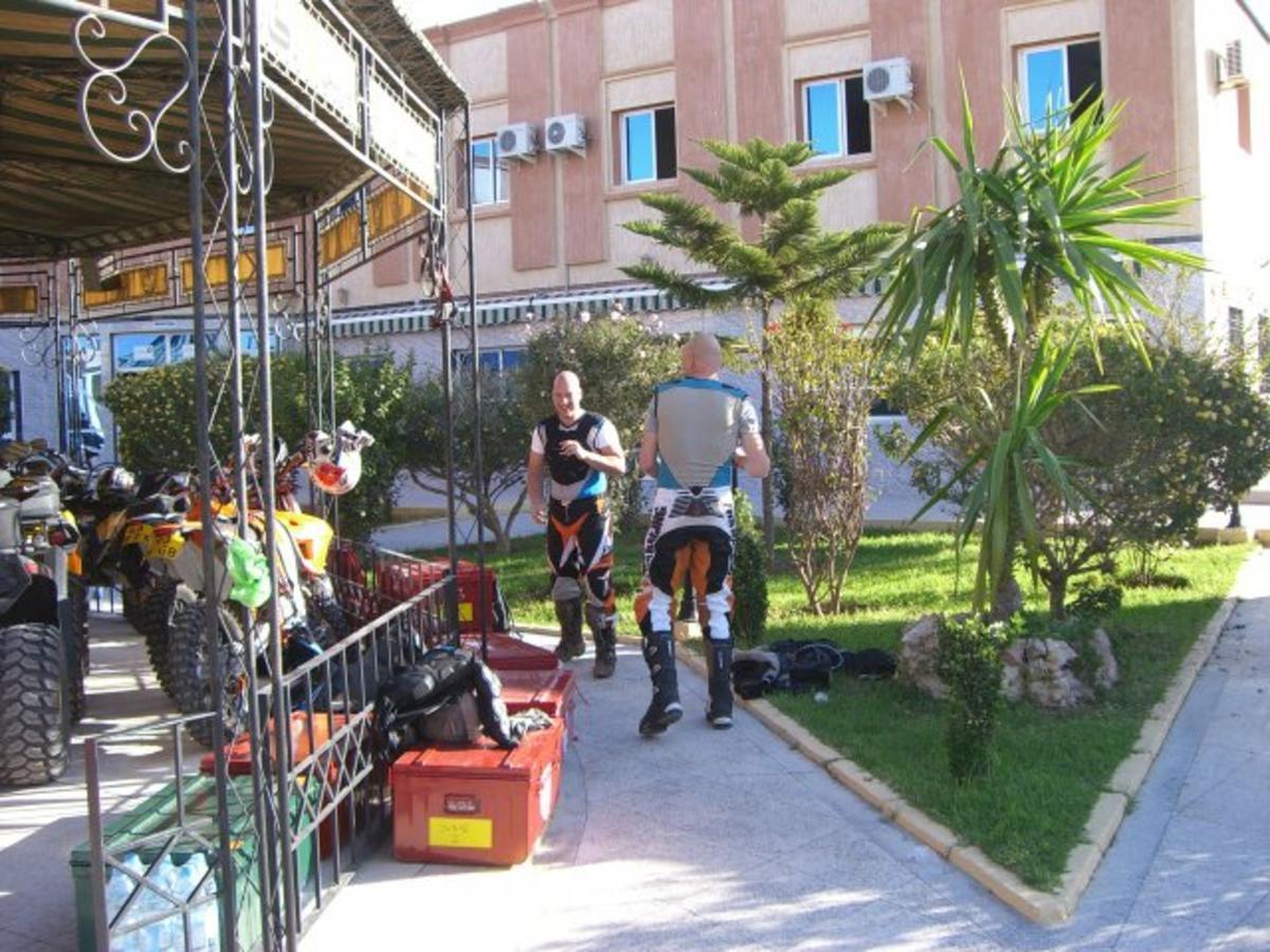 Motel Paris Dakar Selouane Экстерьер фото