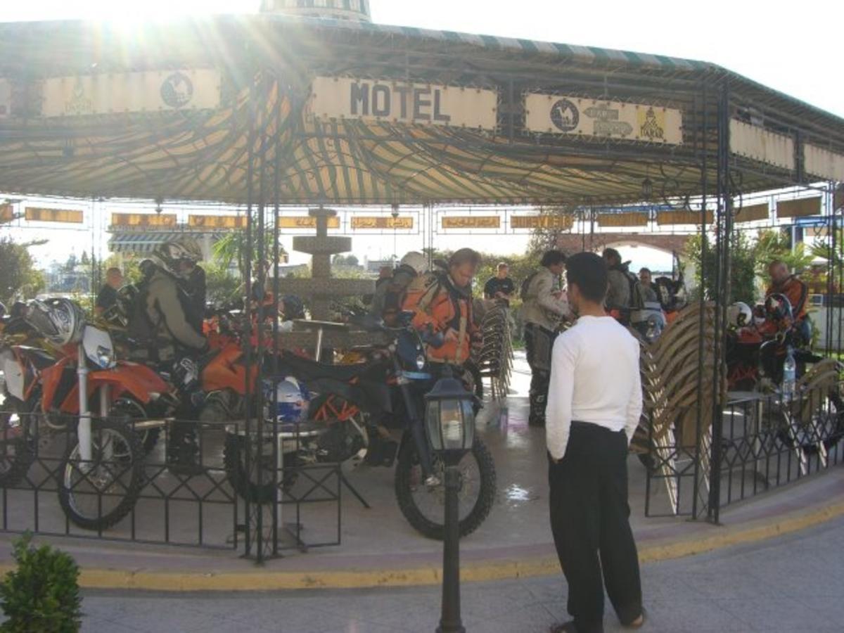 Motel Paris Dakar Selouane Экстерьер фото